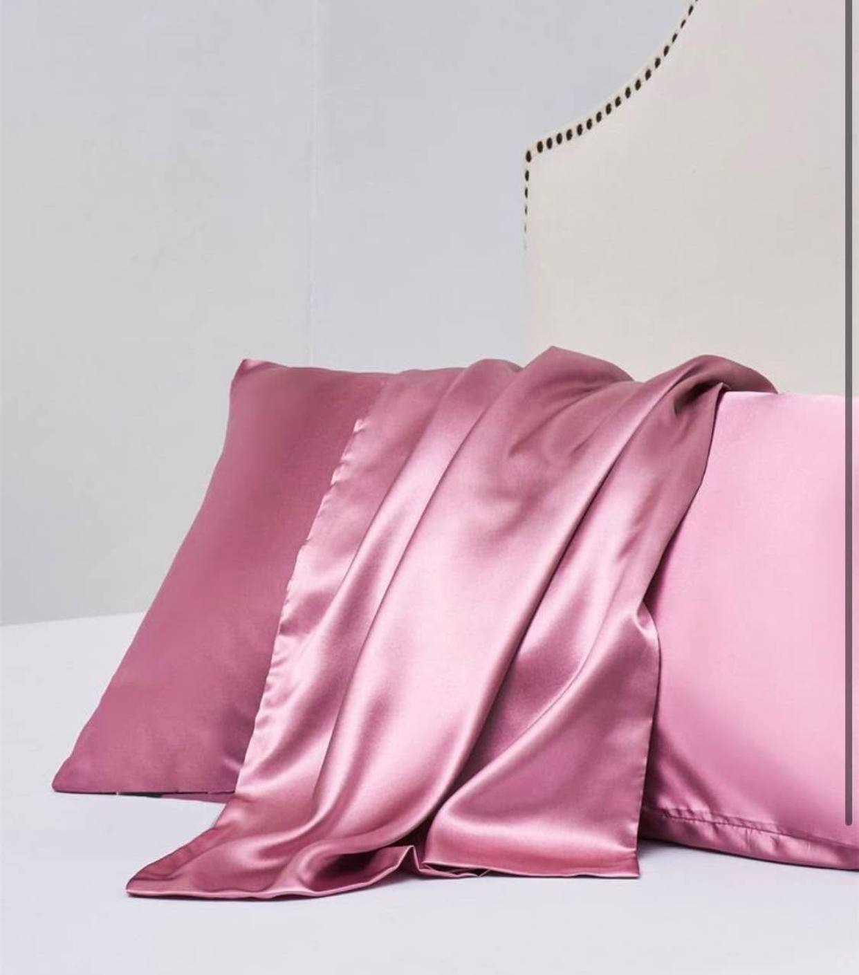 "وسادة ساتان فاخرة"