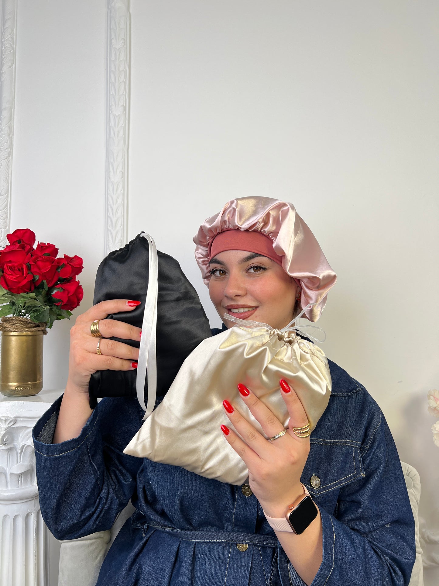 طقم الساتان الفاخر للعناية بالشعر والبشرة