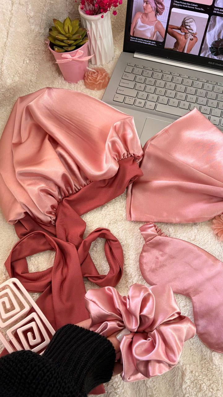 طقم الساتان الفاخر للعناية بالشعر والبشرة